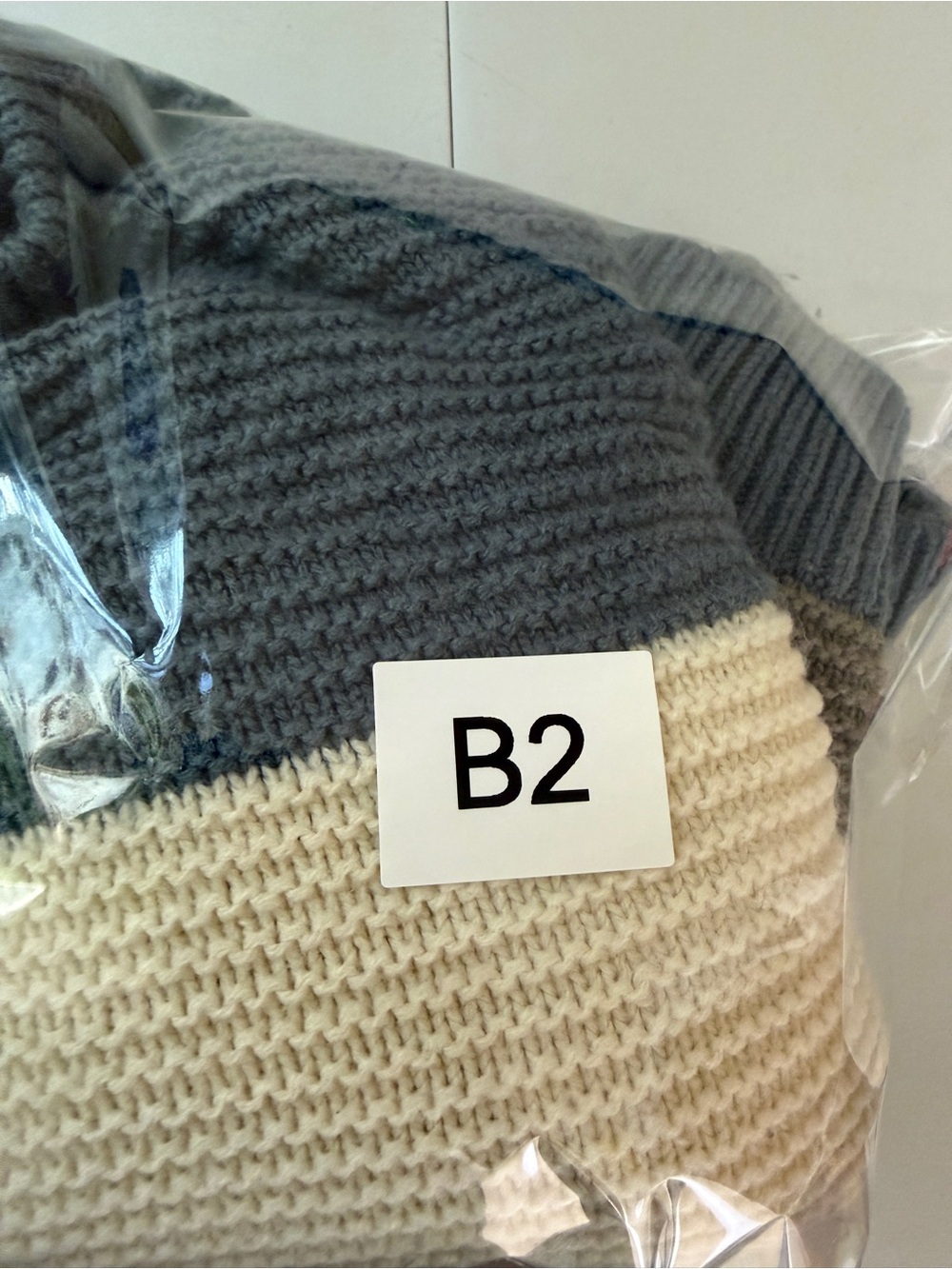 Rue21 Women XL Color Block Cropped Knit Sweater Blue Gray Cream Button Shoulder - Picture 12 of 12